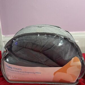 Frida Mom Adjustable Pregnancy Pillow in Gray